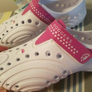 Women's ultralight slip ons